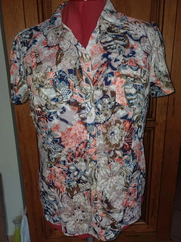 Chemisier fleuri taille 42